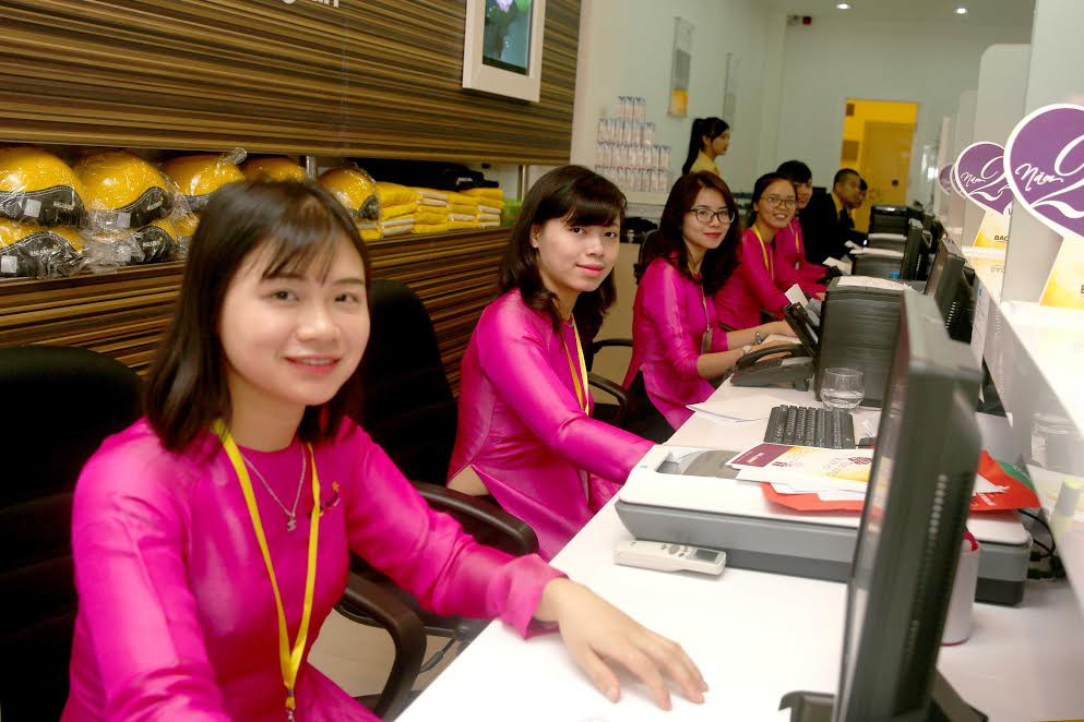 Các nữ giao dịch viên Ngân hàng TMCP Bắc Á chi nhánh Bắc Giang. Các nữ giao dịch viên Ngân hàng TMCP Bắc Á chi nhánh Bắc Giang.