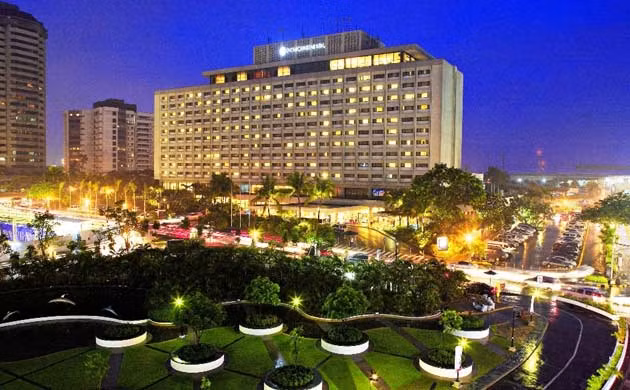 Tiệc cưới của cặp đôi Hà Tăng và chú rể Louis Nguyễn ở Intercontinental Manila có phí trung bình là 246.000 peso (khoảng 125 triệu đồng) theo như niêm yết của khách sạn này. Tiệc cưới của cặp đôi Hà Tăng và chú rể Louis Nguyễn ở Intercontinental Manila có phí trung bình là 246.000 peso (khoảng 125 triệu đồng) theo như niêm yết của khách sạn này.