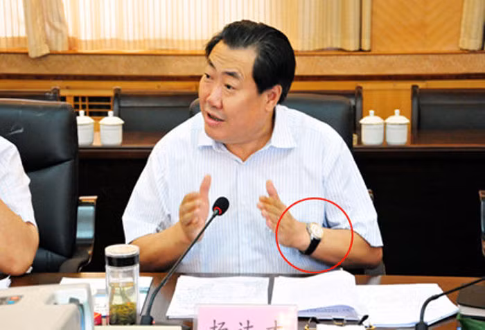 Ông Dương Đạt Tài trong cuộc họp Ông Dương Đạt Tài trong cuộc họp
