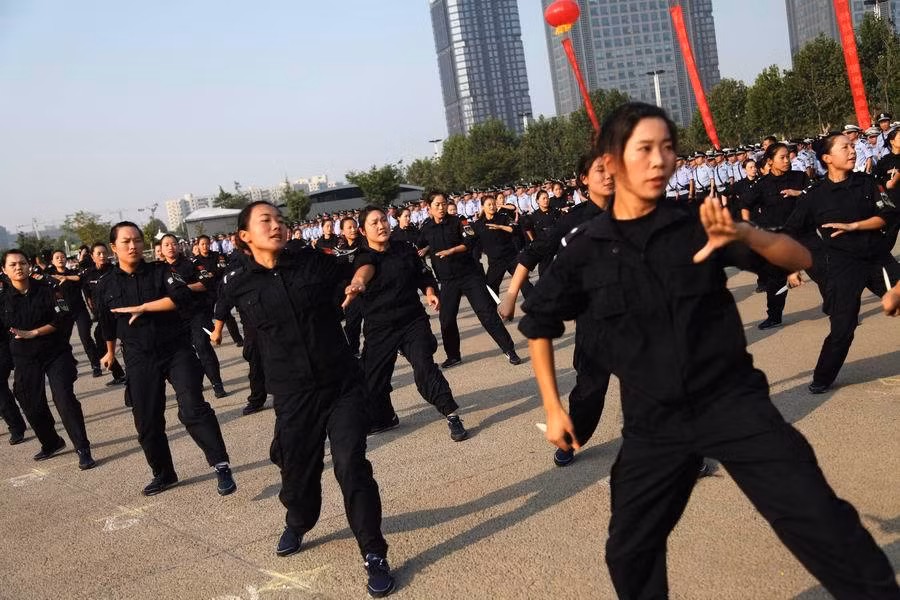 Lực lượng nữ cảnh sát đặc nhiệm Trịnh Châu tham gia diễn tập Lực lượng nữ cảnh sát đặc nhiệm Trịnh Châu tham gia diễn tập
