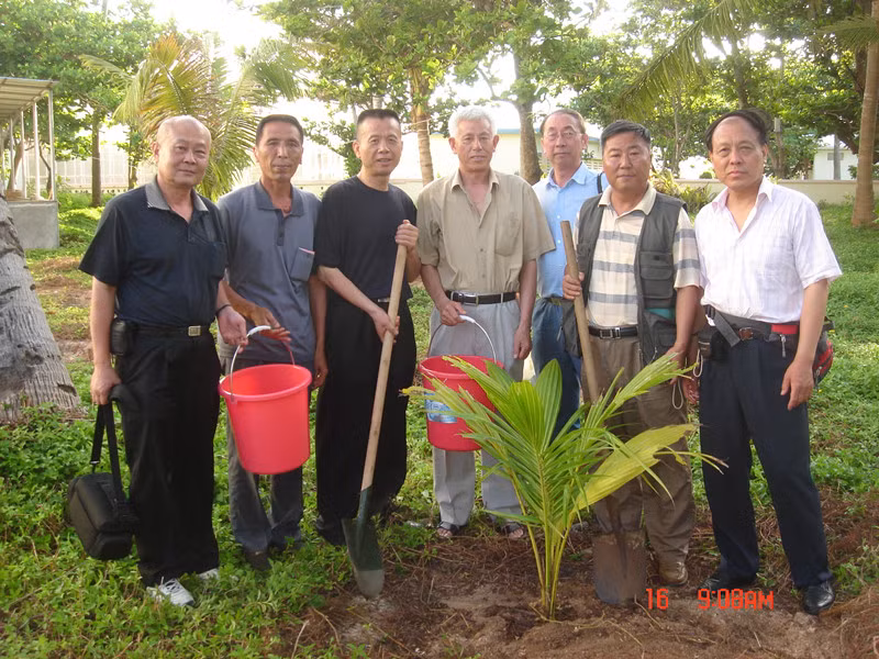 Vương Xương Thái và đồng bọn, những kẻ tham gia đánh chiếm Hoàng Sa năm 1974 tổ chức ra thăm Hoàng Sa hiện do quân Trung Quốc chiếm đóng trái phép