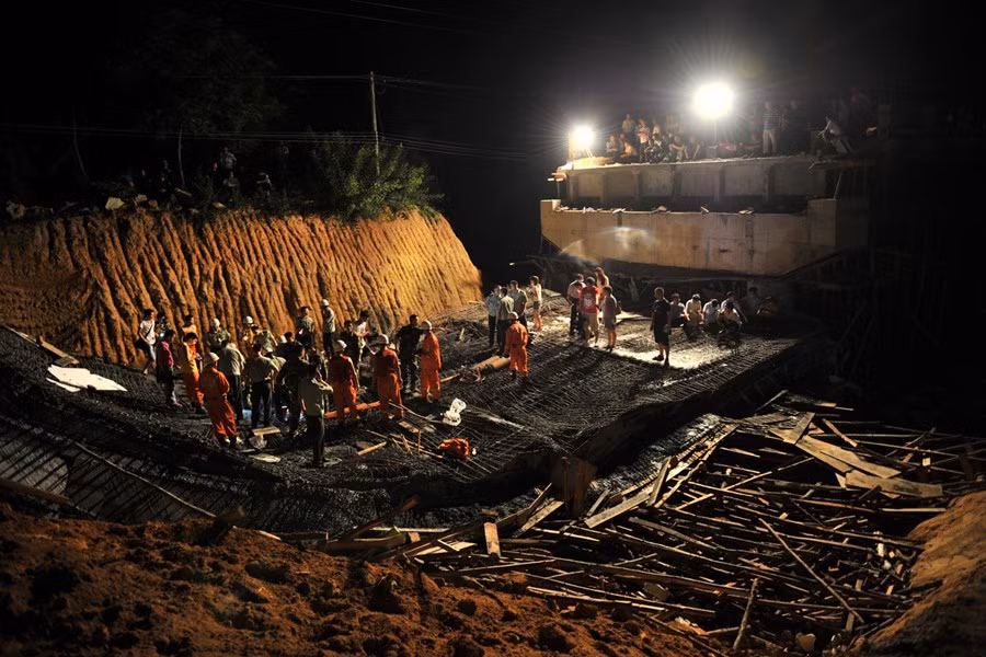 Cầu Thái Dương, Đông Ngạc, Vạn Ninh đảo Hải Nam sập ngày 8/8/2011