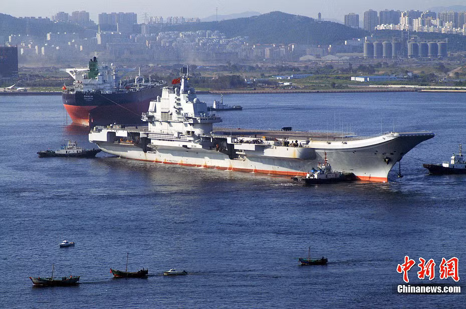 Tàu sân bay đầu tiên của hải quân Trung Quốc thuộc lớp Varyag mua lại của Ukraine Tàu sân bay đầu tiên của hải quân Trung Quốc thuộc lớp Varyag mua lại của Ukraine