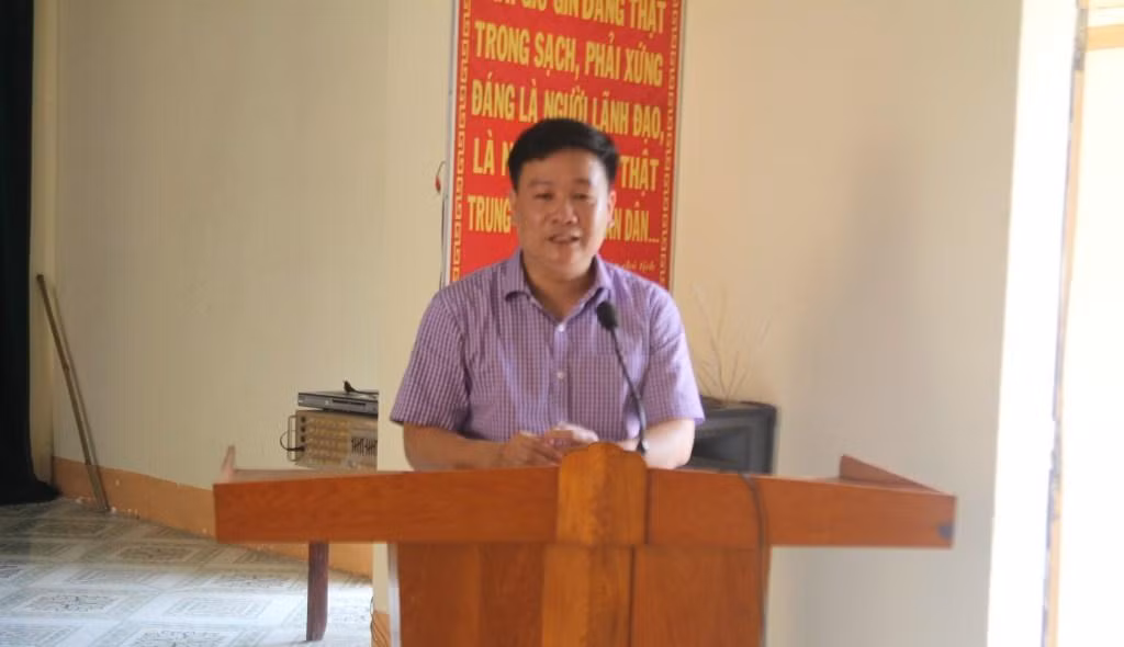Ông Nguyễn Tiến Bình - Tổng biên tập Báo Điện tử Giáo dục Việt Nam phát biểu tại buổi lễ