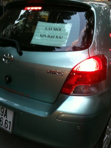 Xin các chú công ăn đừng bắt "cháu" vì cháu là... "lái mới"