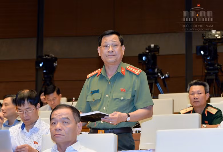 Đại biểu Quốc hội Nguyễn Hữu Cầu (ảnh quochoi.vn).