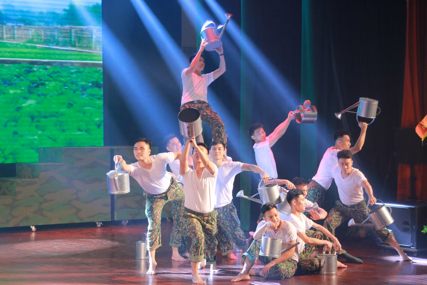 Tiết mục biểu diễn văn nghệ tại buổi lễ. (Ảnh: MĐ)
