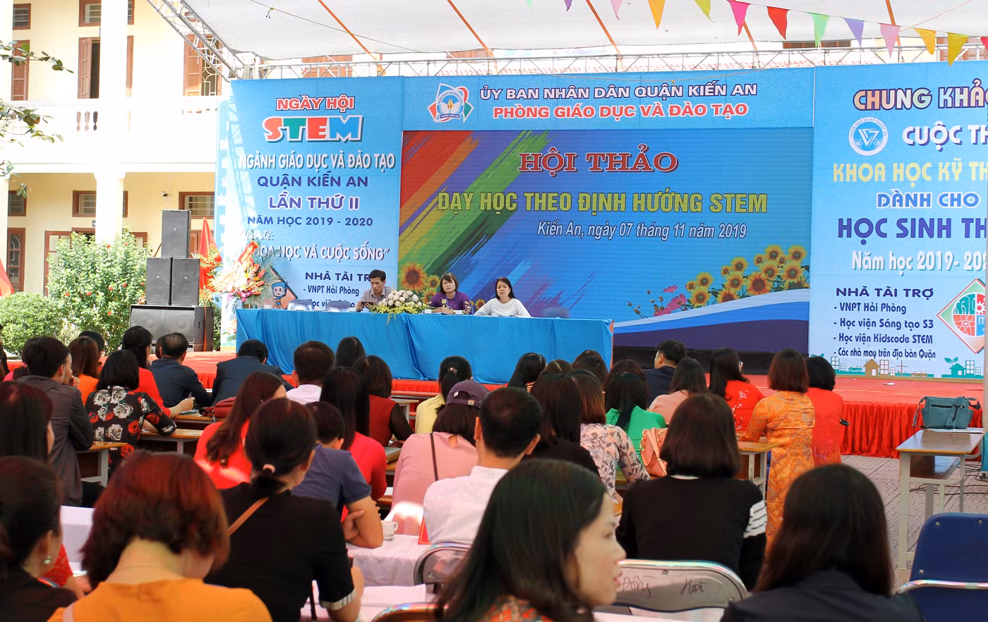 Tại ngày hội diễn ra nhiều hoạt động dạy học theo định hướng STEM (Ảnh: Lã Tiến) Tại ngày hội diễn ra nhiều hoạt động dạy học theo định hướng STEM (Ảnh: Lã Tiến)