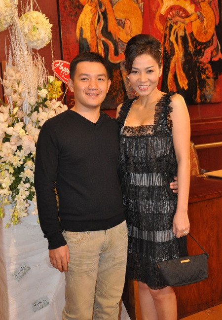 MC Anh Khoa và ca sĩ Thu Minh MC Anh Khoa và ca sĩ Thu Minh