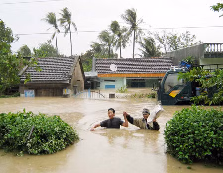 Lũ đang lên nhanh, các tỉnh từ Nghệ An đến Quảng Ngãi và khu vực Tây Nguyên cần đề phòng lở đất vùng núi, ngập lụt khu vực trũng. (Ảnh minh họa) Lũ đang lên nhanh, các tỉnh từ Nghệ An đến Quảng Ngãi và khu vực Tây Nguyên cần đề phòng lở đất vùng núi, ngập lụt khu vực trũng. (Ảnh minh họa)