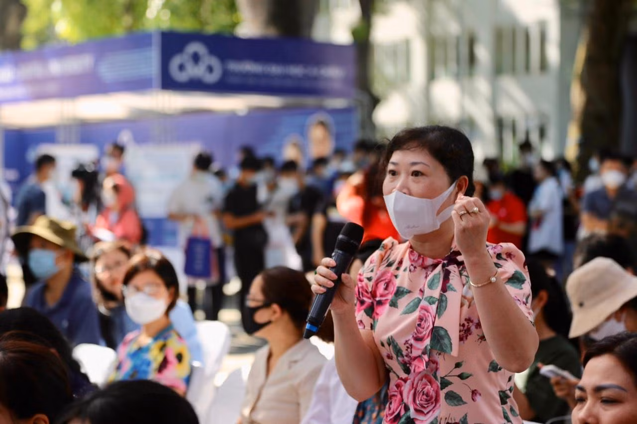 Nhiều phụ huynh lo lắng về việc sắp xếp nguyện vọng vào đại học của con. (Ảnh: Ngọc Ánh) Nhiều phụ huynh lo lắng về việc sắp xếp nguyện vọng vào đại học của con. (Ảnh: Ngọc Ánh)