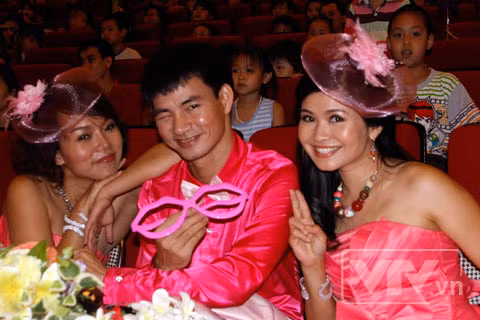 Tự nhận niềm say mê trẻ thơ vốn dĩ đã có tự nhiên trong máu, Châu Anh tự hào khi là một phần trong chương trình đi tìm những tài năng nhí đầy ý nghĩa - Đồ rê mí. Tự nhận niềm say mê trẻ thơ vốn dĩ đã có tự nhiên trong máu, Châu Anh tự hào khi là một phần trong chương trình đi tìm những tài năng nhí đầy ý nghĩa - Đồ rê mí.