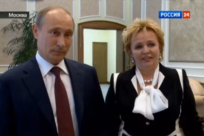 Vợ chồng Tổng thống Putin tuyên bố ly hôn.