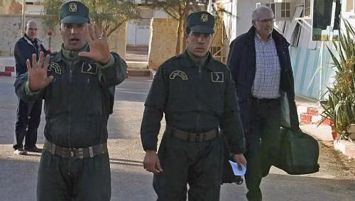 Cảnh sát Algeria gần nhà máy khí BP.