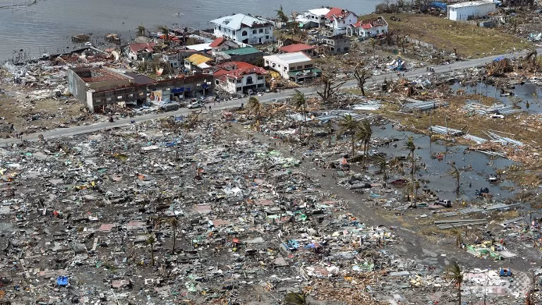 Một góc thành phố Tacloban. Một góc thành phố Tacloban.