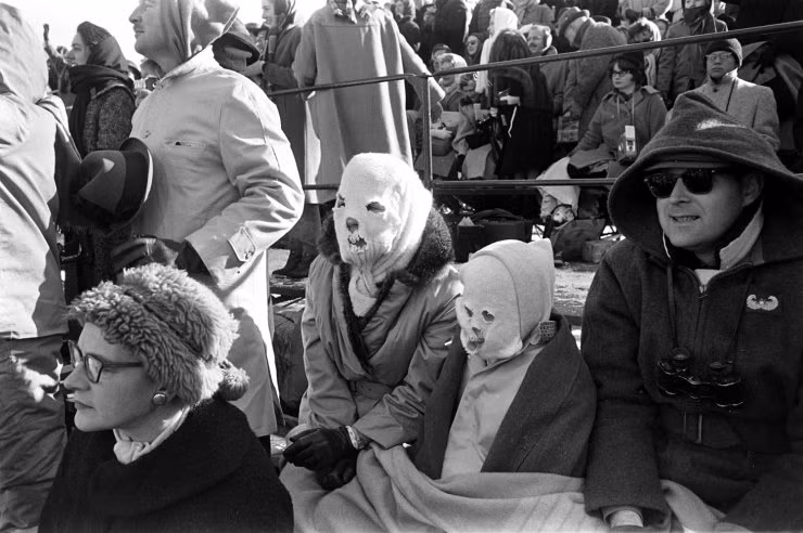 Đám đông dân chúng tại lễ nhậm chức của Tổng thống Kennedy năm 1961.