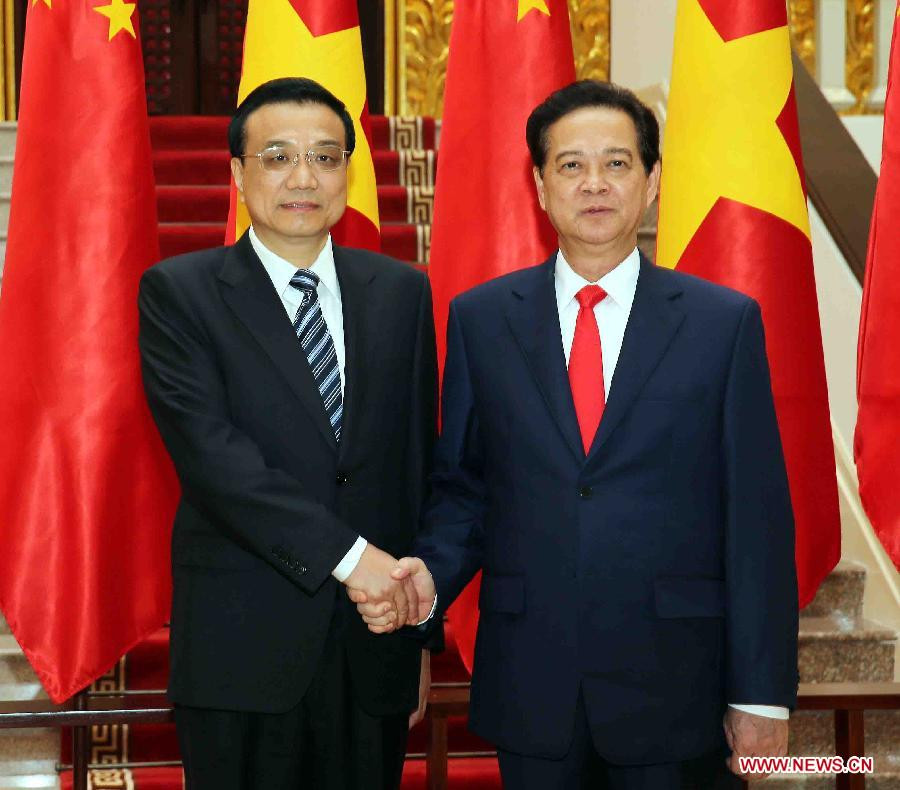 Thủ tướng Nguyễn Tấn Dũng và Thủ tướng Trung Quốc Lý Khắc Cường trong cuộc họp báo chung tại Hà Nội hôm 13.10