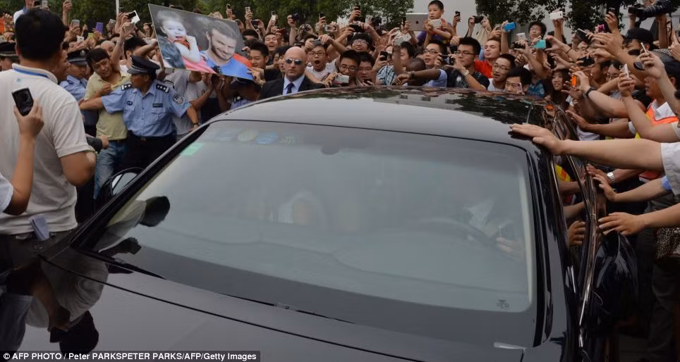 Trước đó, tờ La Gazzetta Dello Sport cho biết chi phí Beckham tới Trung Quốc là 50 triệu USD.