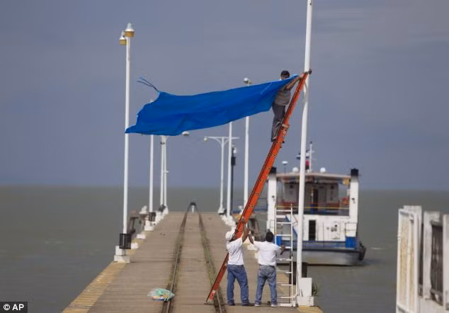 Phe đối lập thì nói dự án này quá vội vàng.