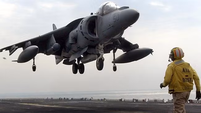 AV-8B Harrier của Hải quân Mỹ.