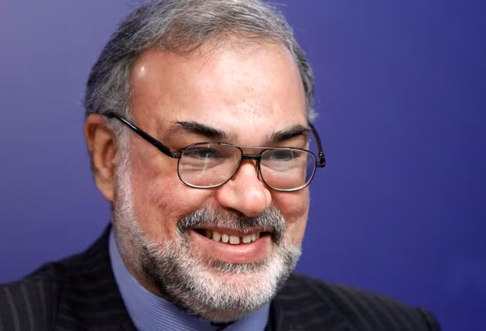 Đại sứ Iran tại Nga Seyed Mahmoud-Reza Sajjadi. Đại sứ Iran tại Nga Seyed Mahmoud-Reza Sajjadi.