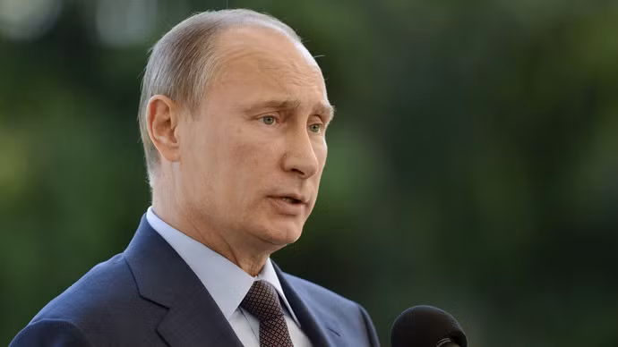 Tổng thống Nga Vladimir Putin phát biểu tại dinh thự mùa hè Kultaranta ở Naantali, Phần Lan vào ngày 25/6/2013.