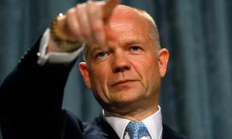Ngoại trưởng Anh William Hague đã ám chỉ khả năng sẽ hành động nhiều hơn để hỗ trợ các phiến quân.