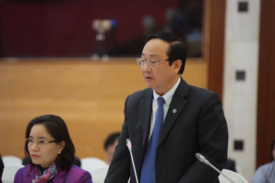 Ông Nguyễn Thế Hùng - Phó Chủ tịch Ủy ban Nhân dân Thành phố Hà Nội trả lời tại họp báo. Ảnh: T.Tùng
