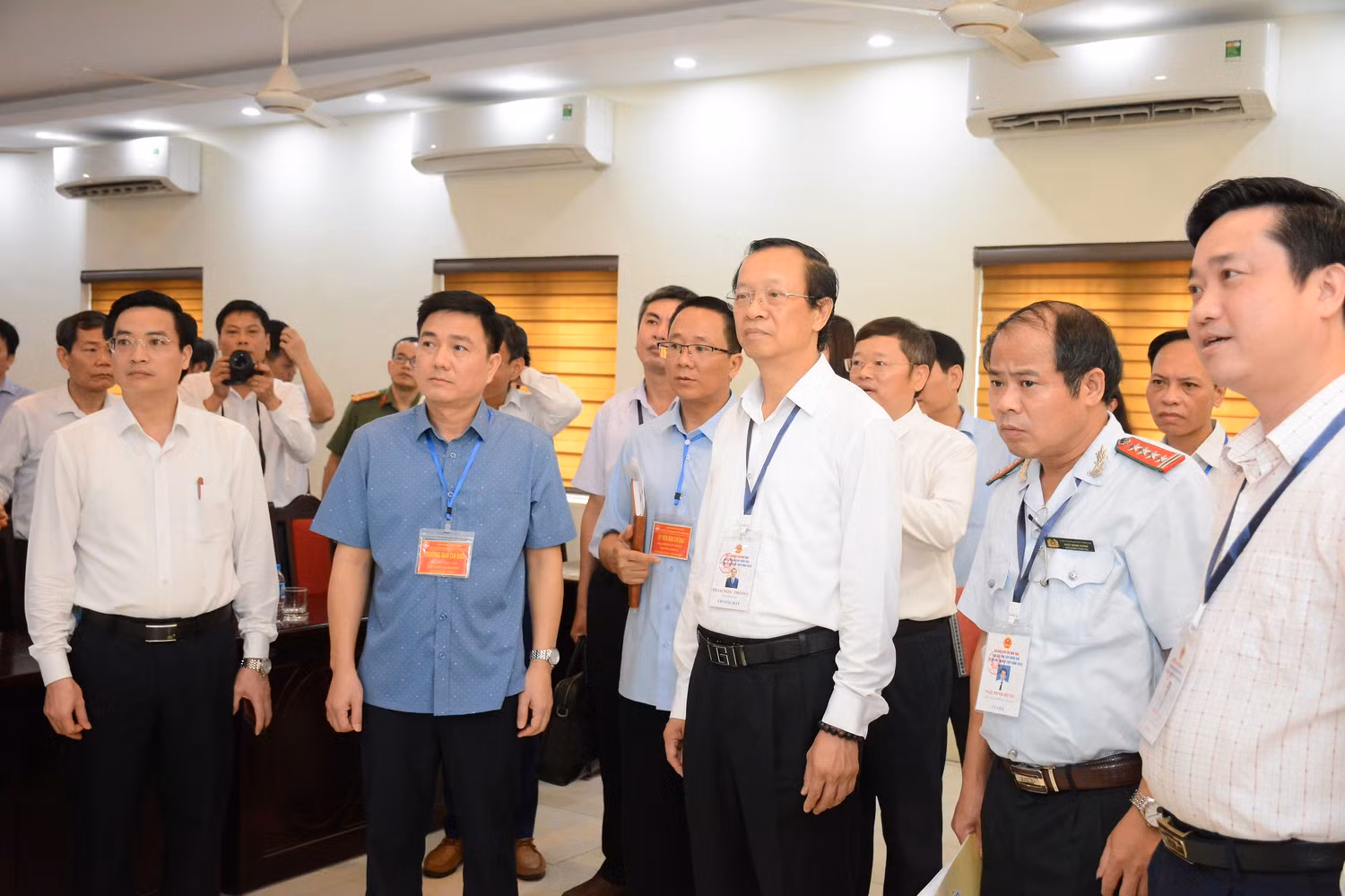 Thứ trưởng Phạm Ngọc Thưởng kiểm tra chuẩn bị thi tốt nghiệp THPT tại tỉnh Vĩnh Phúc.jpg