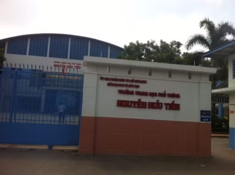 Trường THPT Nguyễn Hữu Tiến, huyện Hóc Môn, TP.HCM (ảnh: H.L) Trường THPT Nguyễn Hữu Tiến, huyện Hóc Môn, TP.HCM (ảnh: H.L)
