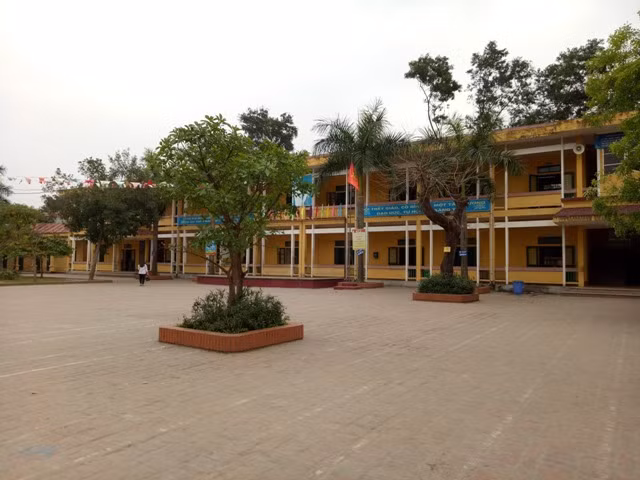 Khuôn viên Trường tiểu học Hùng Vương, Thành phố Phúc Yên, tỉnh Vĩnh Phúc. Ảnh: Trực Ngôn.
