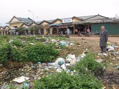 Rác thải tràn lan ở huyện Phú Lộc. Ảnh: Ngọc Văn. Rác thải tràn lan ở huyện Phú Lộc. Ảnh: Ngọc Văn.