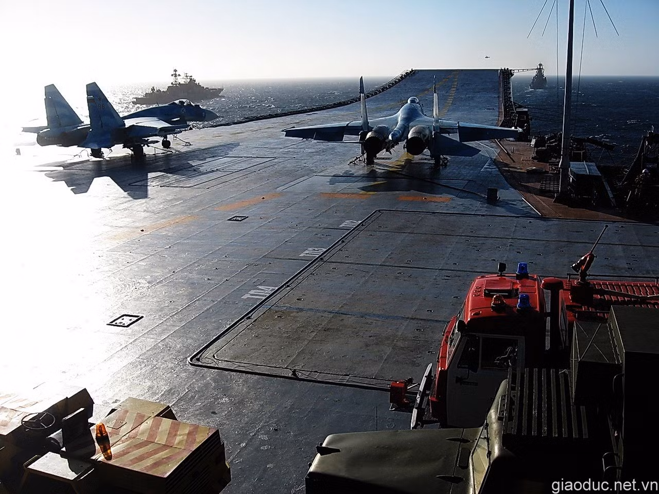 Hoạt động trên tàu sân bay Admiral Kuznetsov Hoạt động trên tàu sân bay Admiral Kuznetsov