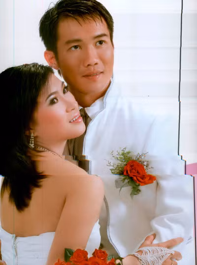 Nhung chính là động lực to lớn giúp Tài vượt qua nhiều khó khăn trong sự nghiệp và cuộc sống. Sau 7 năm yêu nhau, Tấn Tài quyết định “góp gạo thổi cơm chung” với người đẹp Bích Nhung vào ngày 28/8/2011.