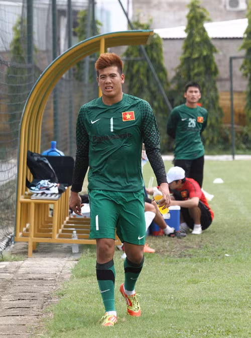 Thủ môn Bửu Ngọc.