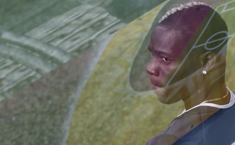 Balotelli luôn là tâm điểm dù ở nơi đâu.