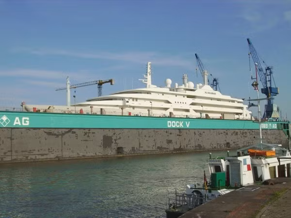 7. Al Salamah (1999) Chủ sở hữu: Thái tử Ả-rập Xê-út Sultan bin Abdul Aziz Chiều dài: 138 m