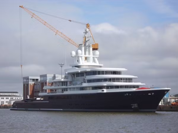 20. Luna (2010) Chủ sở hữu: Roman Abramovich Chiều dài: 115 m
