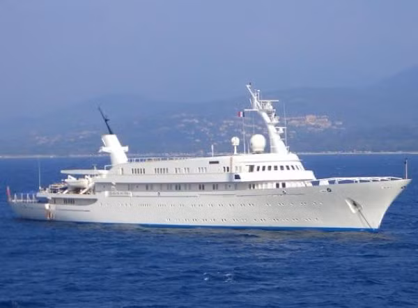 17. Atlantis II (1981) Chủ sở hữu: Gia đình Niarchos Chiều dài: 115,8 m