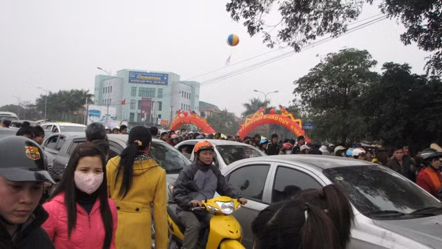 Ngây cổng vào hội Lim đã nêm người Ngây cổng vào hội Lim đã nêm người