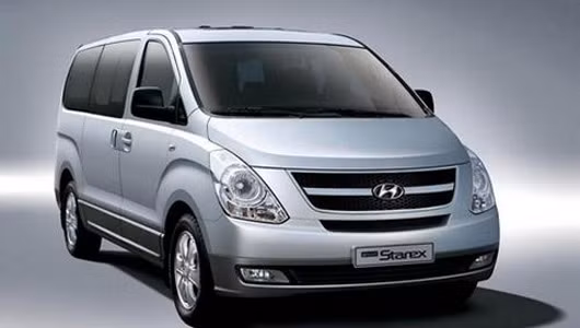 Hyundai Starex, một loại xe cũng thường được thiết kế chở tiền.