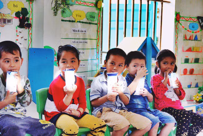 Nhân danh vì trẻ em, vì người tiêu dùng để bán sữa vào trường học sẽ làm hỏng ý nghĩa, mục tiêu tốt đẹp của chương trình Sữa học đường. Ảnh minh họa: VTV.vn.