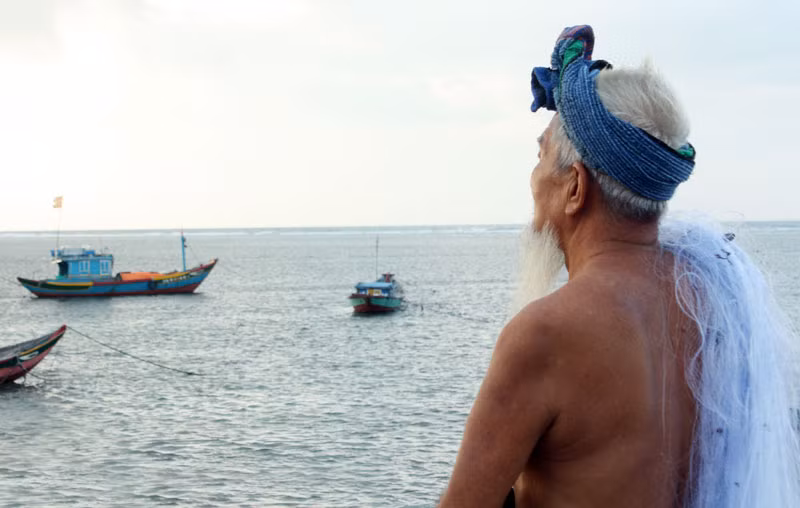 ...Cho sự bình yên của người dân trên đảo và vùng biển thiêng liêng của Tổ quốc. ...Cho sự bình yên của người dân trên đảo và vùng biển thiêng liêng của Tổ quốc.