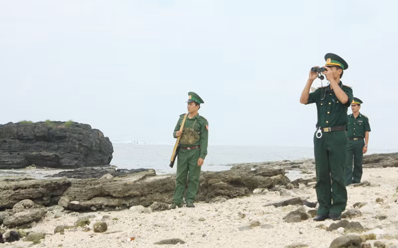 Luôn xác đinh được vai trò của công việc mình đang làm với Tổ quốc... Luôn xác đinh được vai trò của công việc mình đang làm với Tổ quốc...