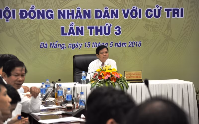 Vấn đề mở lối xuống biển được sự quan tâm, chất vấn của nhiều người dân. Ảnh: TT Vấn đề mở lối xuống biển được sự quan tâm, chất vấn của nhiều người dân. Ảnh: TT