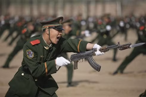 Động thái của Trung Quốc đang làm gia tăng căng thẳng trong khu vực và khiến công luận mất lòng tin vào cái gọi là "phát triển hòa bình" mà giới chức Bắc Kinh vẫn tuyên truyền, bởi thực tế chỉ thấy Trung Quốc đang tăng cường "sức mạnh cơ bắp" trên các vùng biển. Động thái của Trung Quốc đang làm gia tăng căng thẳng trong khu vực và khiến công luận mất lòng tin vào cái gọi là "phát triển hòa bình" mà giới chức Bắc Kinh vẫn tuyên truyền, bởi thực tế chỉ thấy Trung Quốc đang tăng cường "sức mạnh cơ bắp" trên các vùng biển.