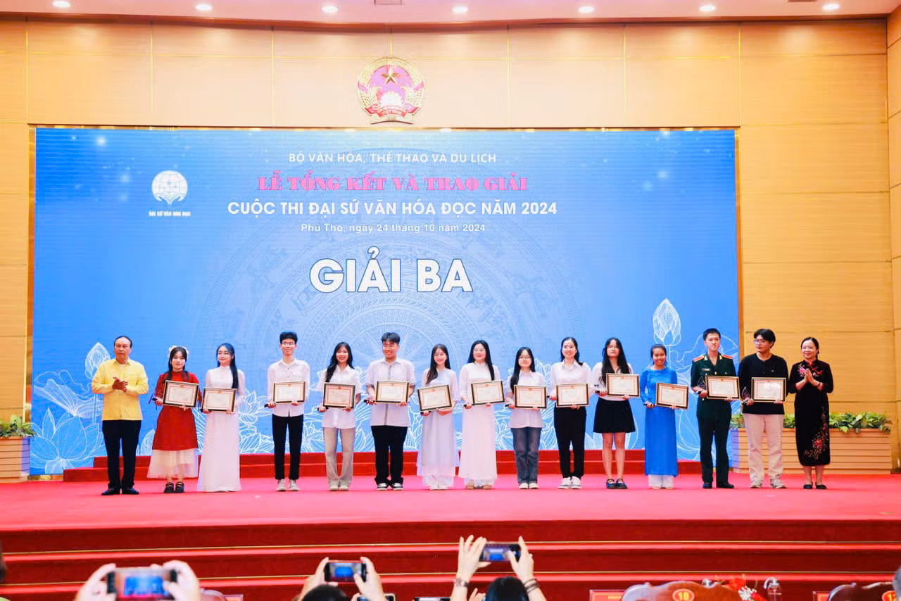 giải ba.jpg