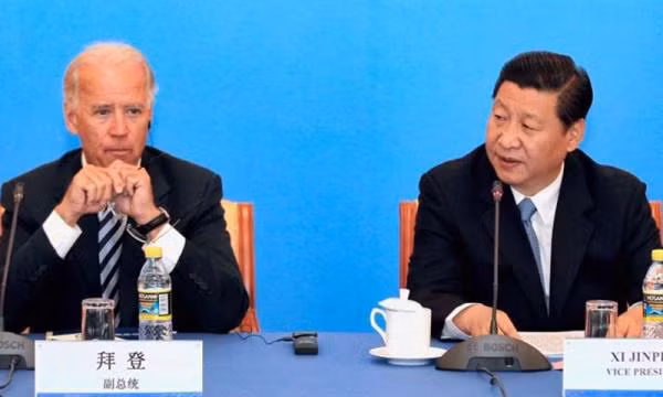 Phó Tổng thống Mỹ Joe Biden và ông Tập Cận Bình, Chủ tịch Trung Quốc. Phó Tổng thống Mỹ Joe Biden và ông Tập Cận Bình, Chủ tịch Trung Quốc.