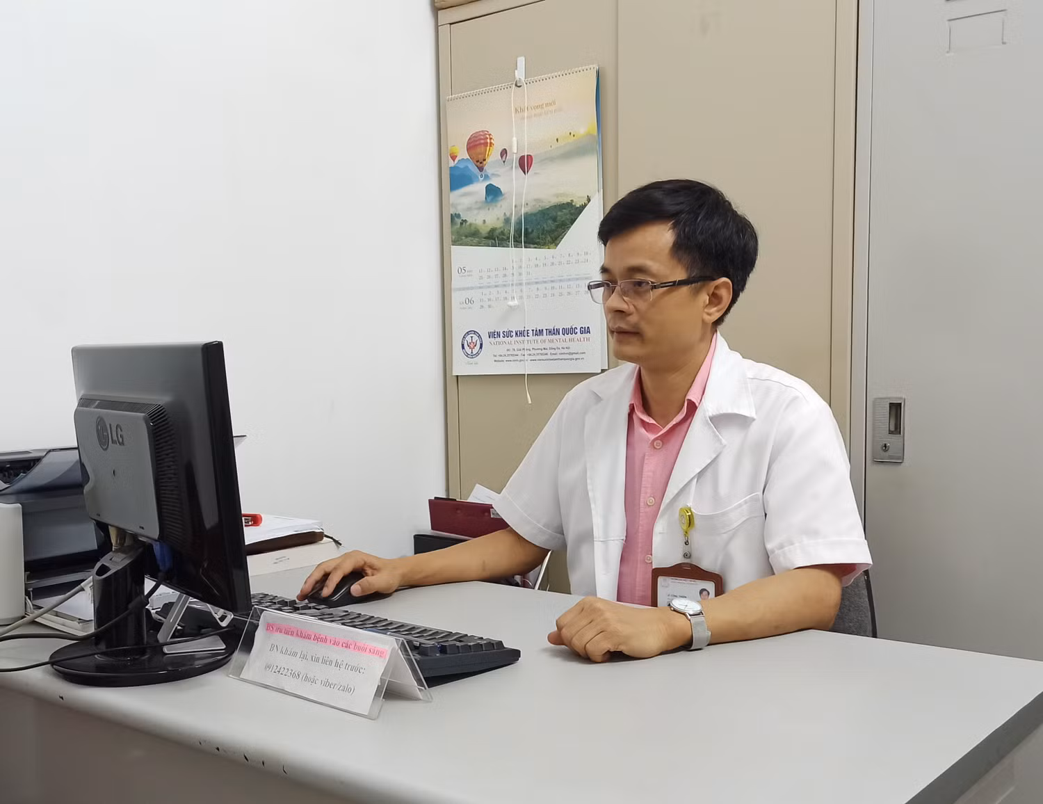 Thạc sĩ, bác sĩ Lê Công Thiện - Trưởng phòng Điều trị Tâm thần Trẻ em, Viện Sức khỏe tâm thần – Bệnh viện Bạch Mai