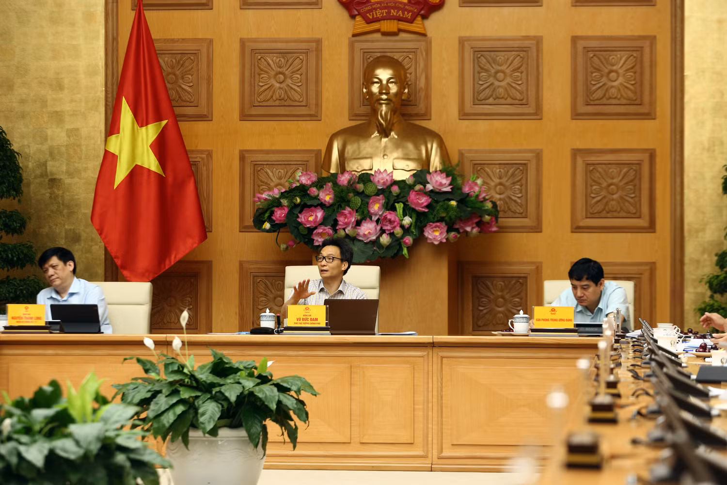 Phó Thủ tướng Vũ Đức Đam, Trưởng Ban Chỉ đạo chủ trì cuộc họp. Ảnh: VGP Phó Thủ tướng Vũ Đức Đam, Trưởng Ban Chỉ đạo chủ trì cuộc họp. Ảnh: VGP